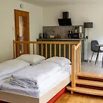 Visiet - In Apartment *