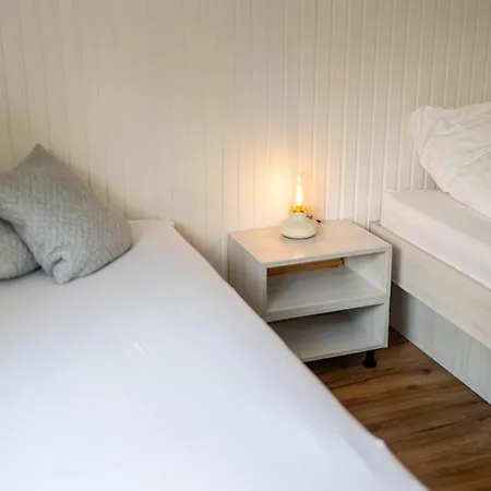 Visiet - In Apartment *