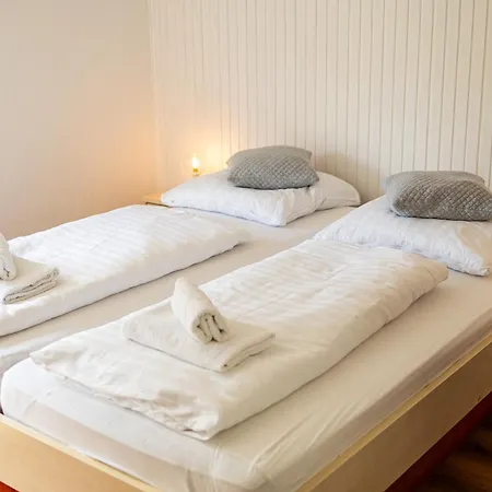 Visiet - In Apartment *