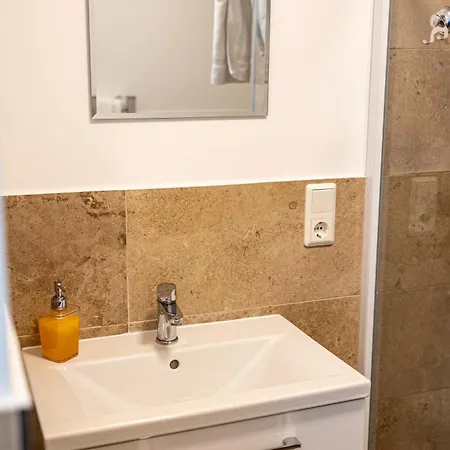 Visiet - In Apartment